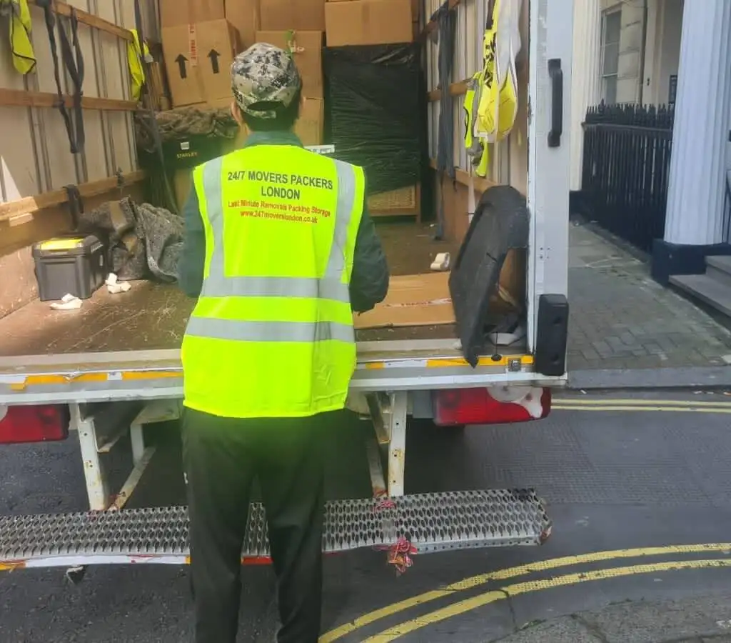 Your Go-To for 24/7 Last Minute Removals