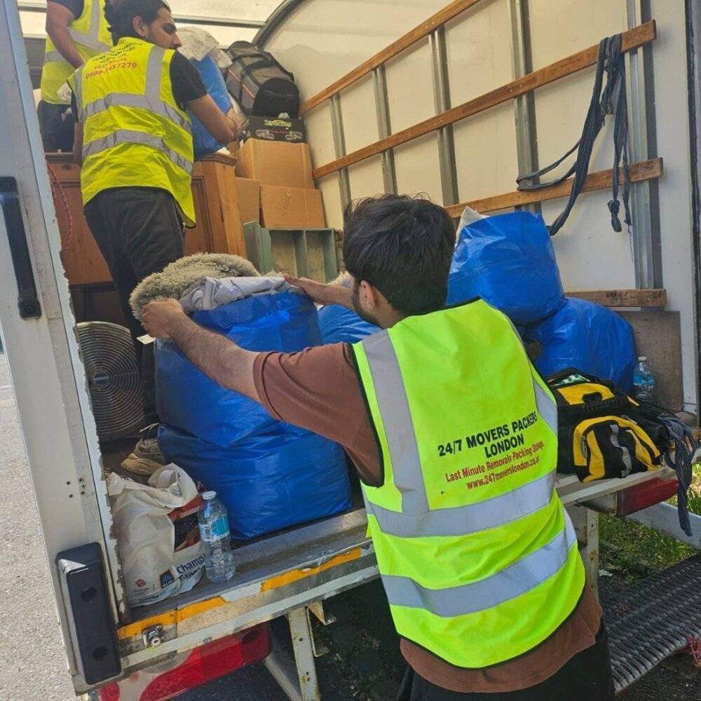 Reliable Home Removals in Central London – Big or Small