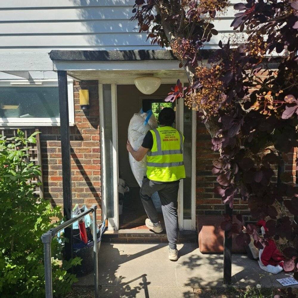 Small Spaces, Big Care – Fast, Friendly Flat Removals in London