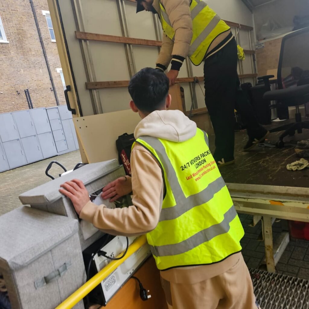 Removals, packing and storage in London