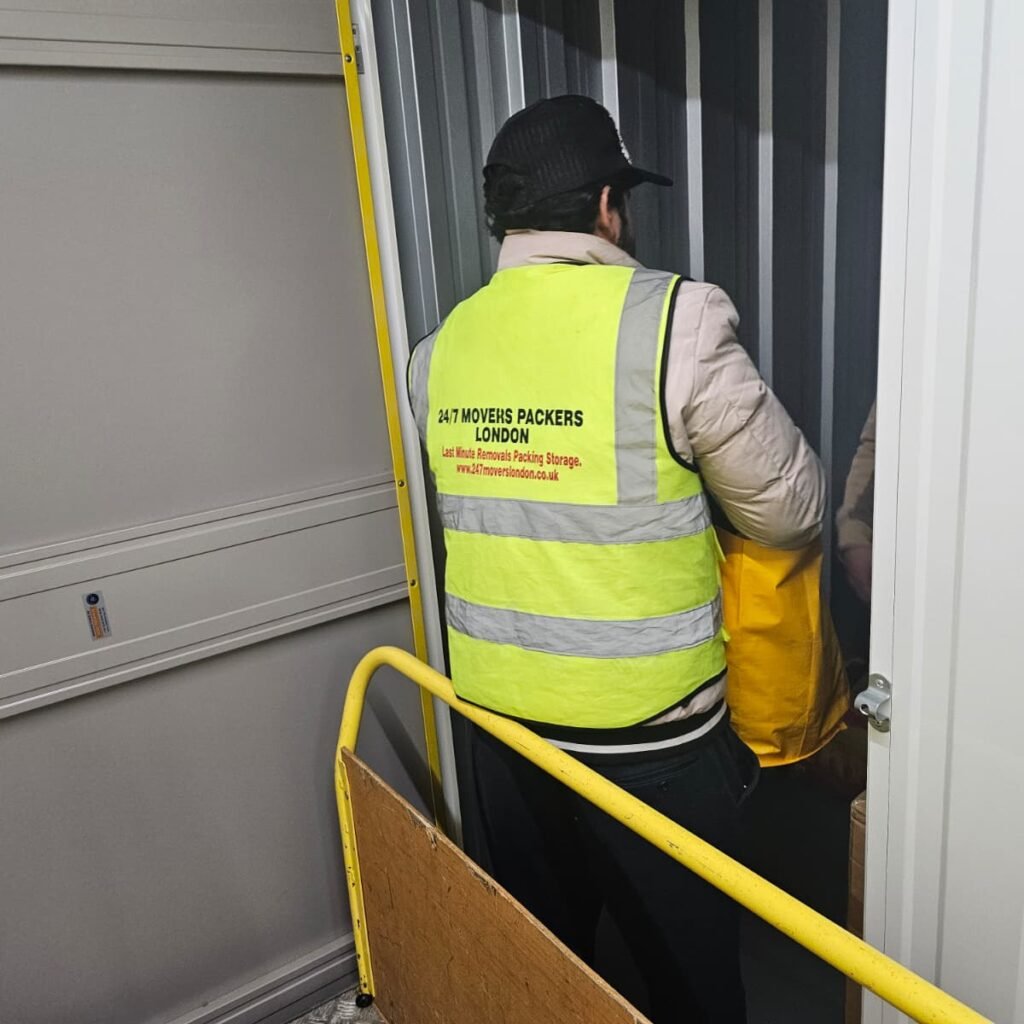 Removals, packing and storage in London